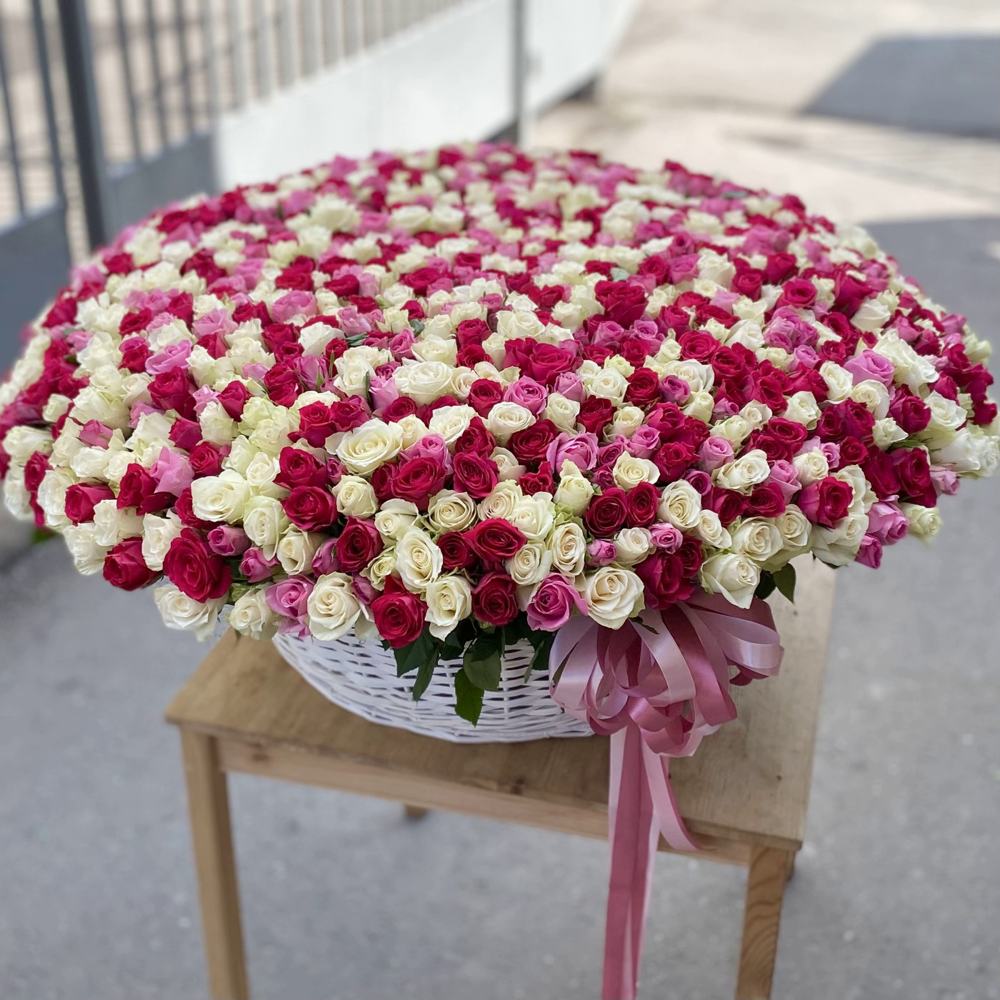 Шикарная корзина из 1001 розы