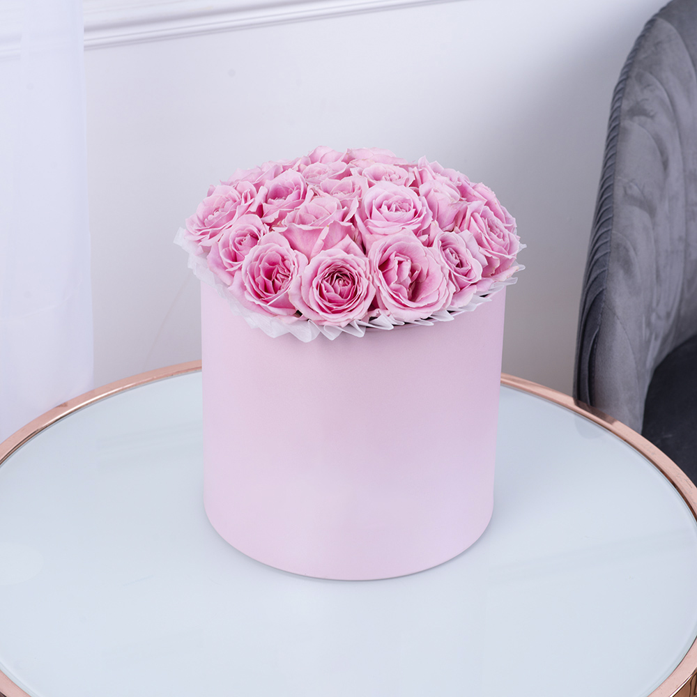 Букет из 21 розовой розы premium в розовой шляпной коробке