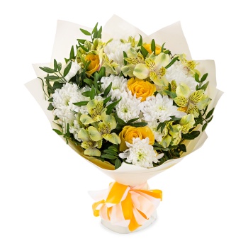 Букет из роз, хризантем и альстромерий в пленке