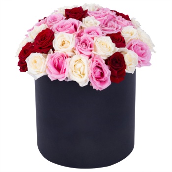 Букет из 51 разноцветной розы premium в черной шляпной коробке
