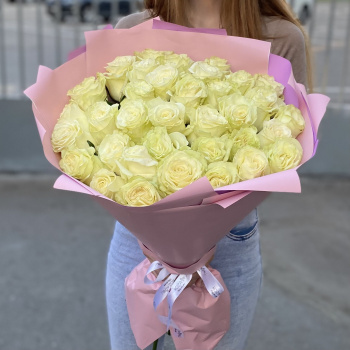 35 белых роз 60 см