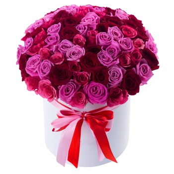 101 разноцветная роза в шляпной коробке 40 см