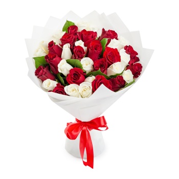 Букет из 35 красно-белых роз