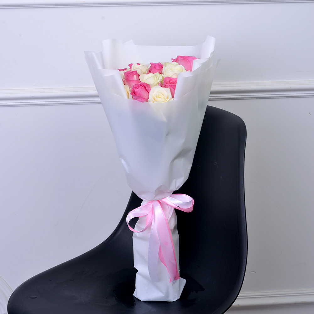 Букет из 21 разноцветной розы Premium 50 см