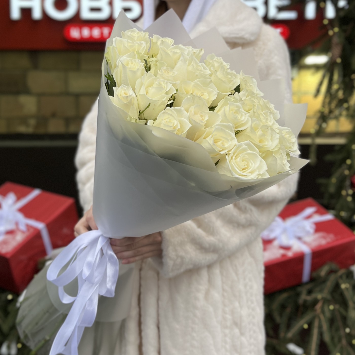 25 белых роз Эквадор 70 см