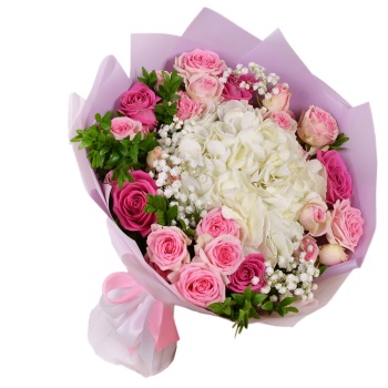 Букет из гортензии, гипсофилы и роз