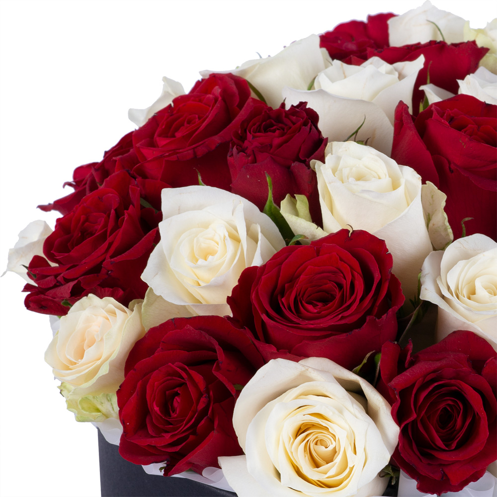 35 разноцветных роз в черной шляпной коробке