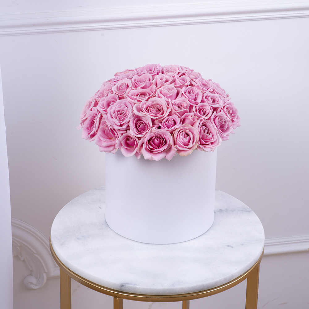 Букет из 51 розовой розы premium в белой шляпной коробке