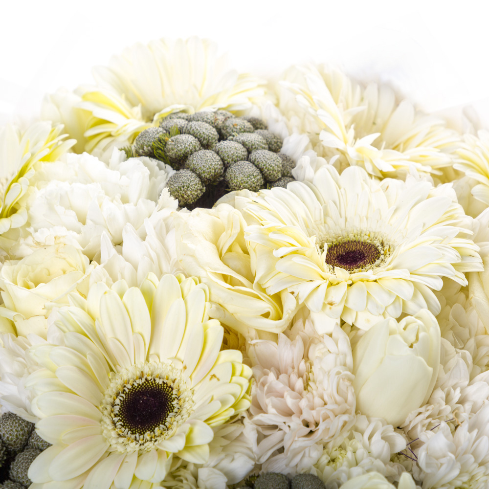 Букет из роз, хризантем и тюльпанов