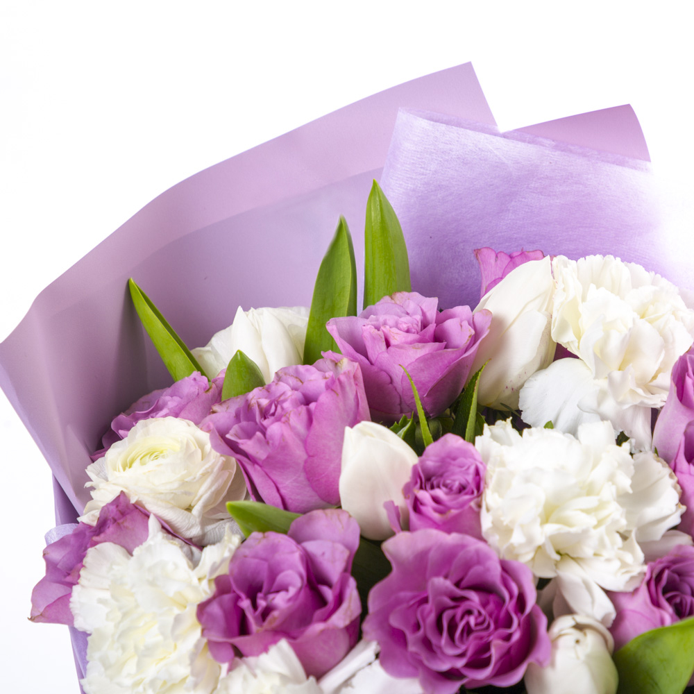 Букет из роз и тюльпанов