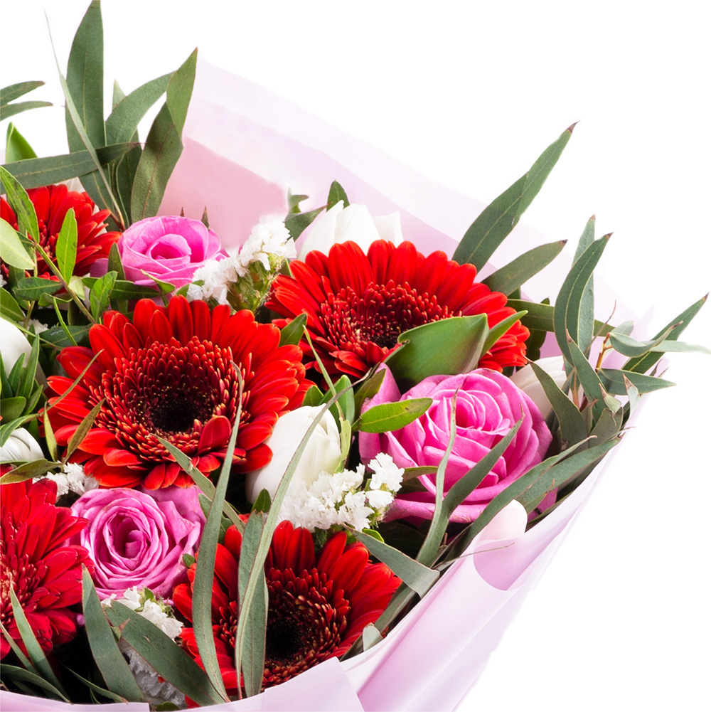 Букет из гербер, роз и эвкалипта