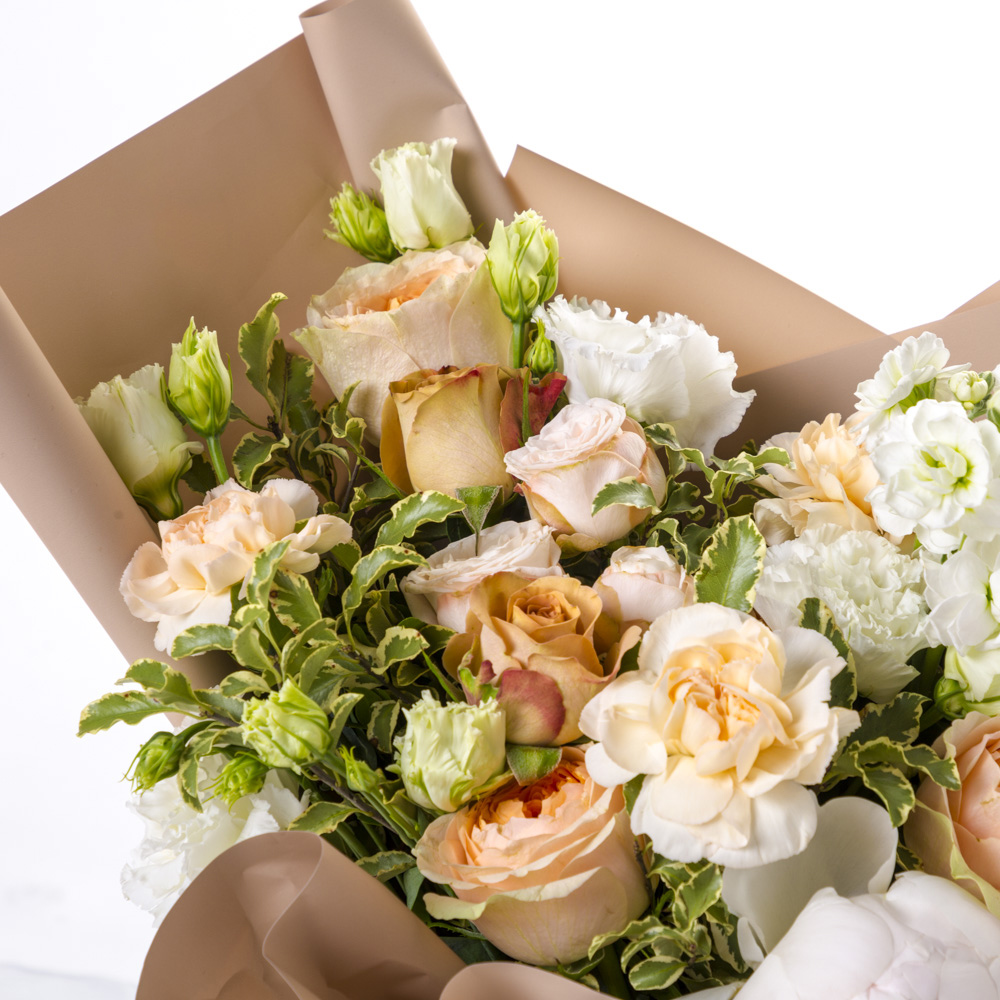 Букет с розой и диантусом